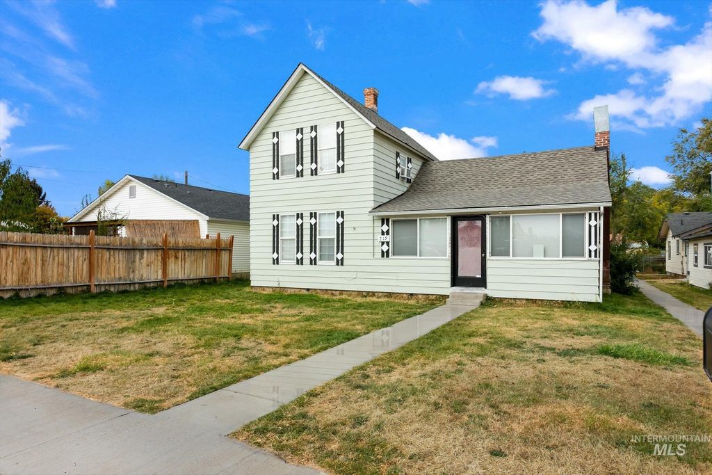 219 24th Ave S, Nampa, ID 83651 photo 2