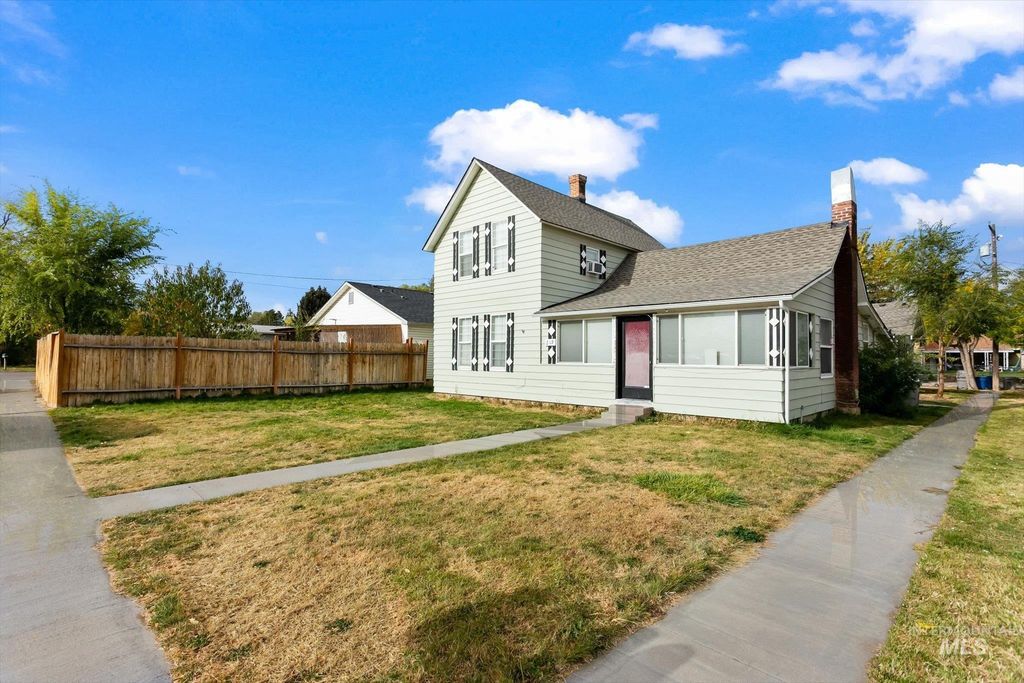219 24th Ave S, Nampa, ID 83651 photo 3