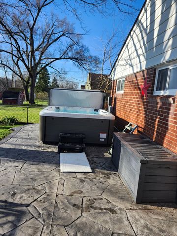 286 Noble Street, Milford Village, MI 48381