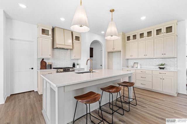 6611 S 214th Avenue, Omaha, NE 68022