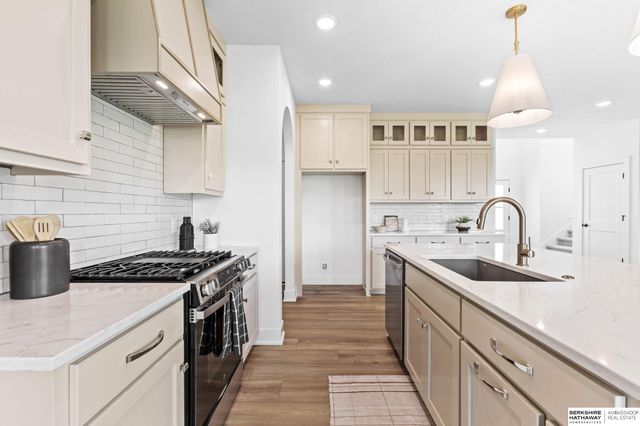 6611 S 214th Avenue, Omaha, NE 68022