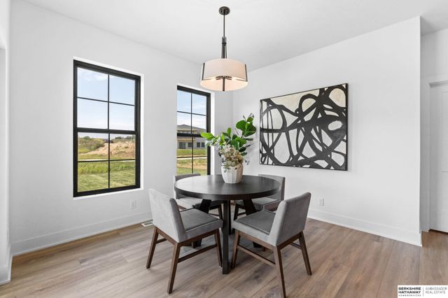 6611 S 214th Avenue, Omaha, NE 68022