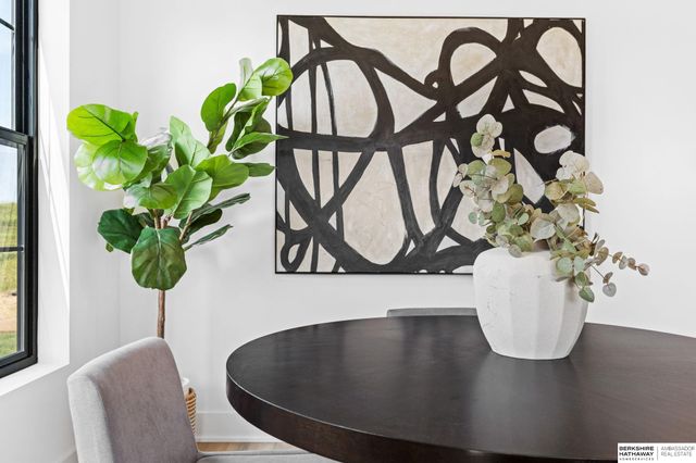 6611 S 214th Avenue, Omaha, NE 68022