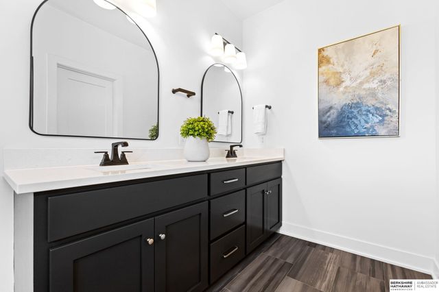 6611 S 214th Avenue, Omaha, NE 68022