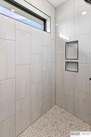 6611 S 214th Avenue, Omaha, NE 68022