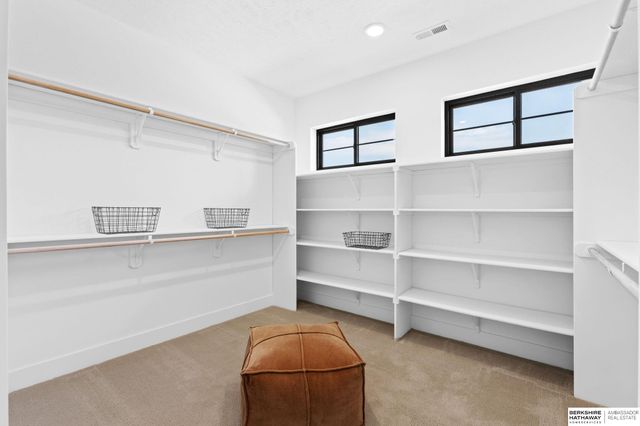 6611 S 214th Avenue, Omaha, NE 68022