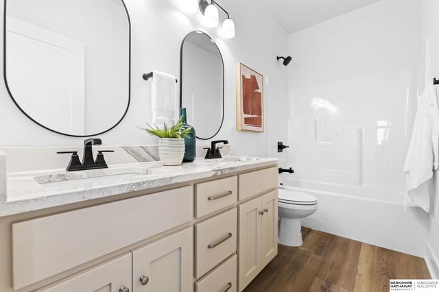 6611 S 214th Avenue, Omaha, NE 68022