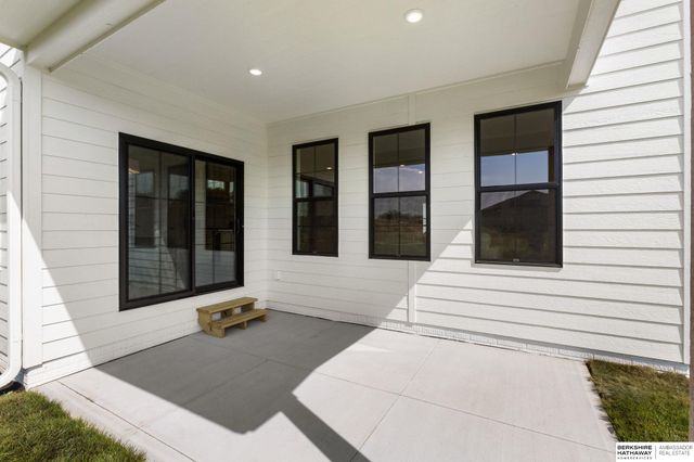 6611 S 214th Avenue, Omaha, NE 68022