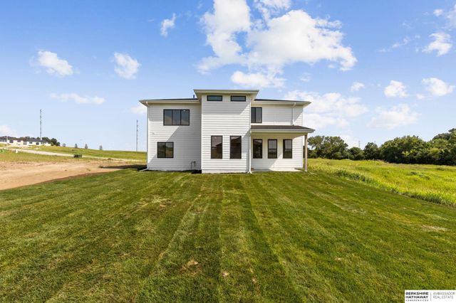 6611 S 214th Avenue, Omaha, NE 68022