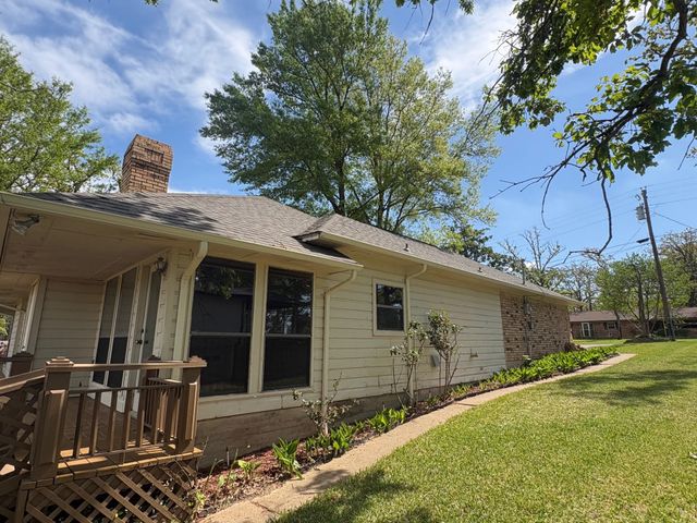 27 Sundown Trail, Star Harbor, TX 75148