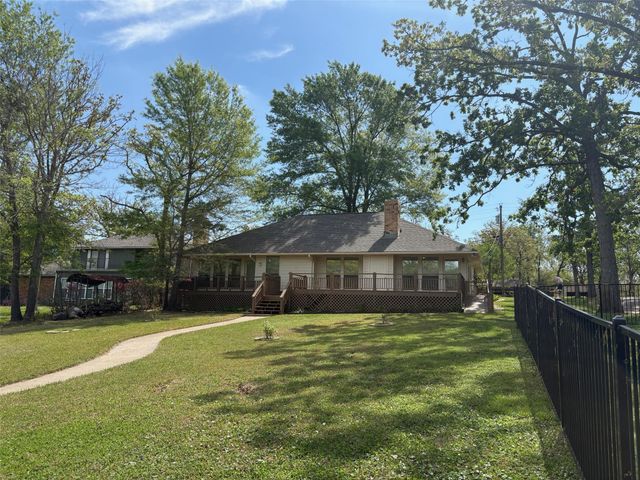 27 Sundown Trail, Star Harbor, TX 75148