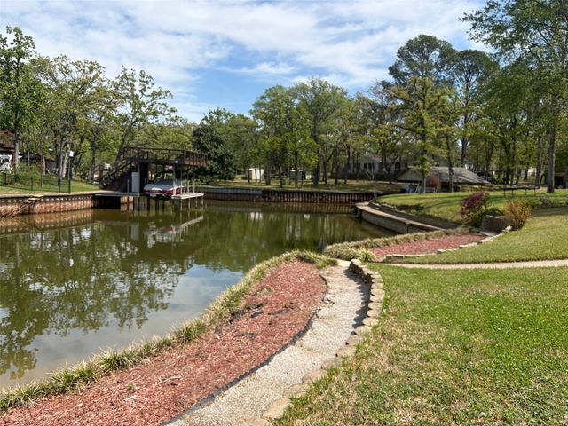 27 Sundown Trail, Star Harbor, TX 75148