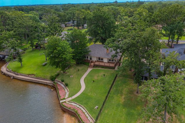 27 Sundown Trail, Star Harbor, TX 75148