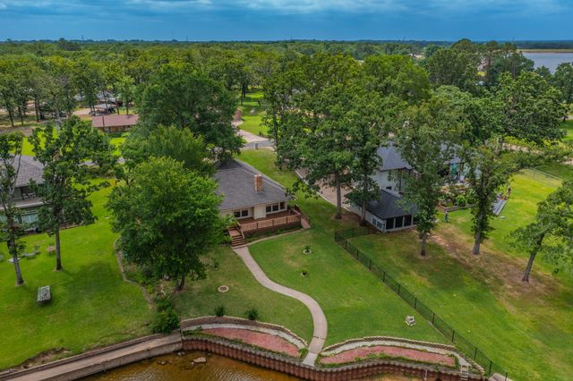27 Sundown Trail, Star Harbor, TX 75148