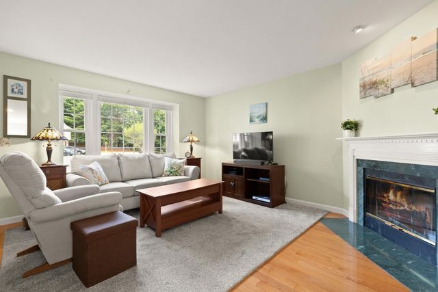 27 E Brookfield Drive E, Groton, MA 01450