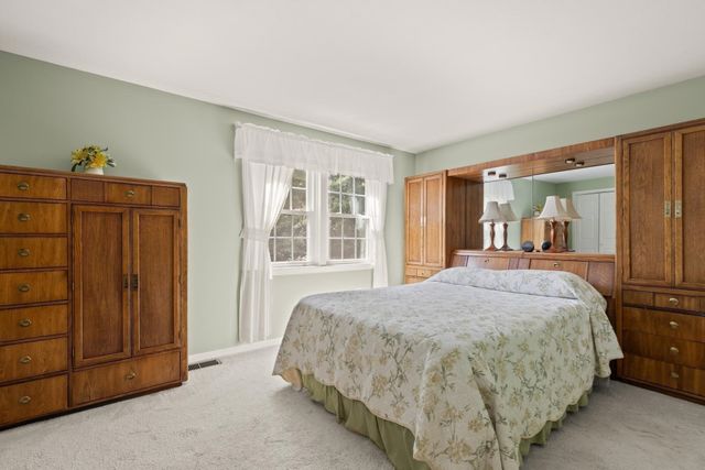 27 E Brookfield Drive E, Groton, MA 01450