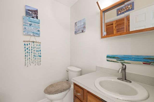 27 E Brookfield Drive E, Groton, MA 01450