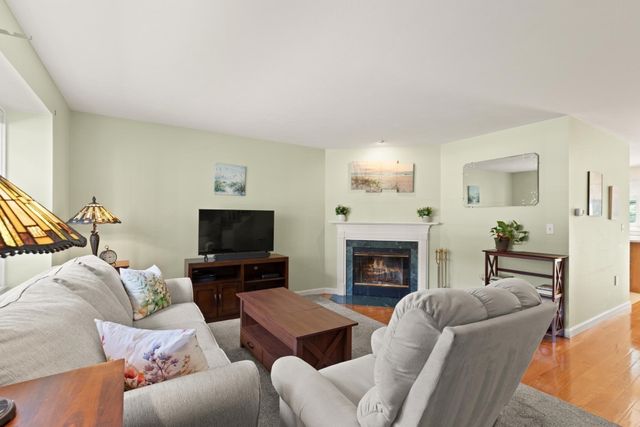 27 E Brookfield Drive E, Groton, MA 01450