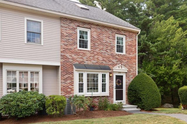 27 E Brookfield Drive E, Groton, MA 01450
