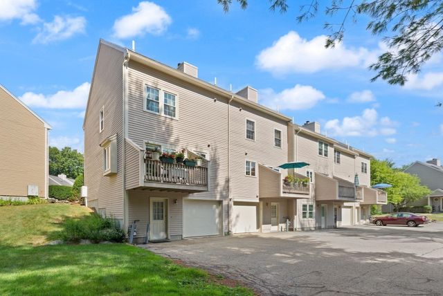 27 E Brookfield Drive E, Groton, MA 01450