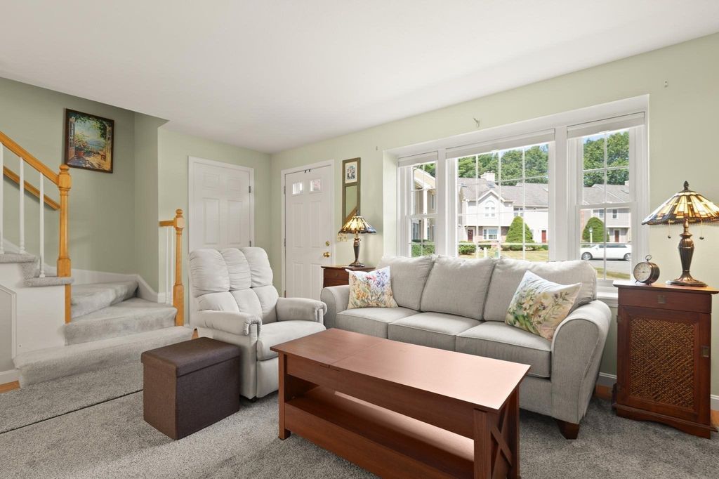 27 E Brookfield Drive E, Groton, MA 01450