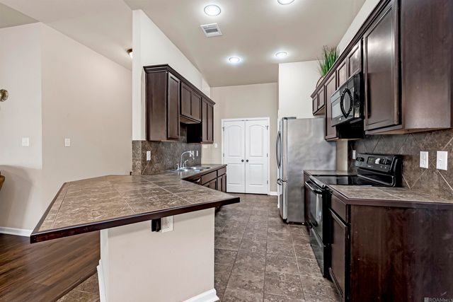 8839 Black Birch Ave, Zachary, LA 70791