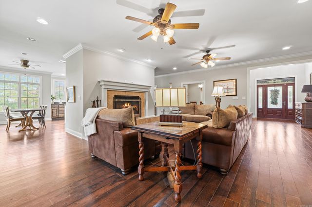 1919 Tudor Loop, Benton, AR 72019