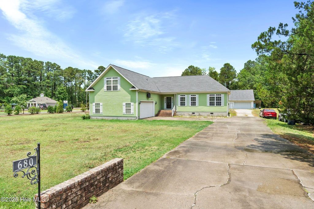680 Calabash Road NW, Calabash, NC 28467