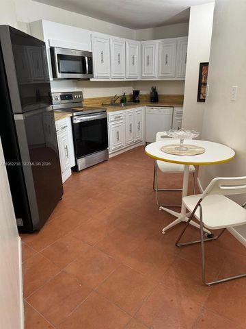 800 Parkview Dr 912, Hallandale Beach, FL 33009