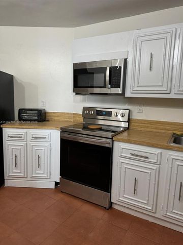 800 Parkview Dr 912, Hallandale Beach, FL 33009