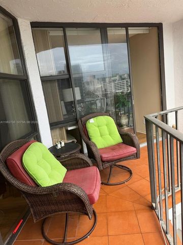 800 Parkview Dr 912, Hallandale Beach, FL 33009