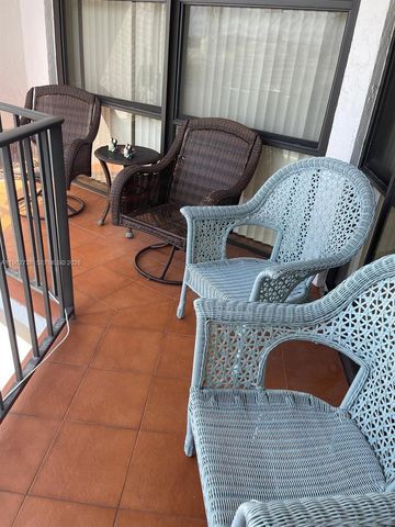 800 Parkview Dr 912, Hallandale Beach, FL 33009