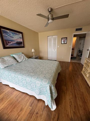 800 Parkview Dr 912, Hallandale Beach, FL 33009