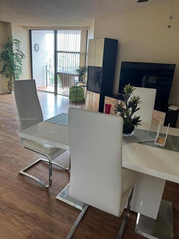 800 Parkview Dr 912, Hallandale Beach, FL 33009