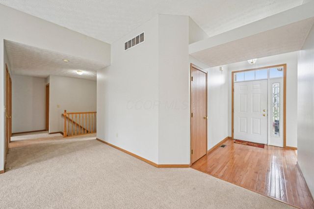 2091 Mayflower Circle, Grove City, OH 43123
