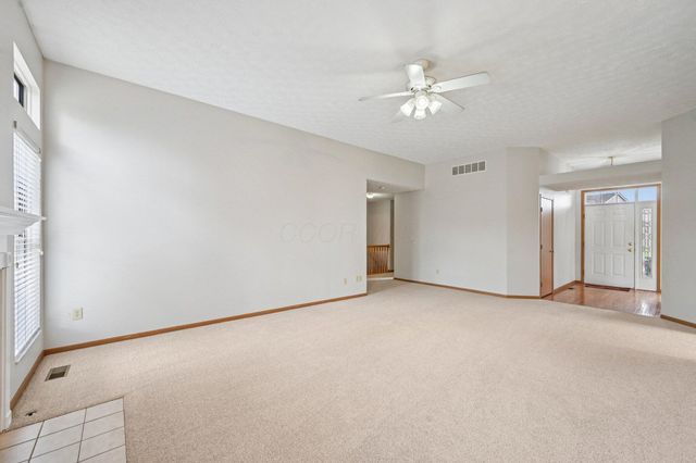 2091 Mayflower Circle, Grove City, OH 43123