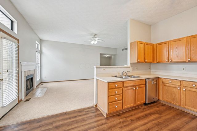 2091 Mayflower Circle, Grove City, OH 43123
