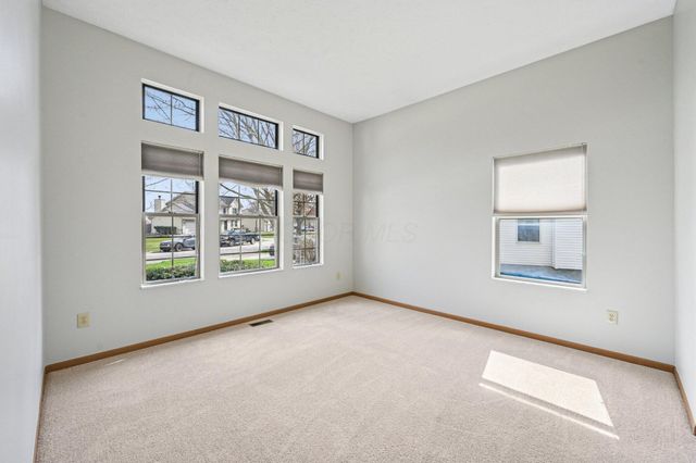 2091 Mayflower Circle, Grove City, OH 43123
