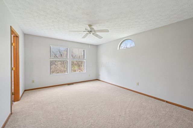 2091 Mayflower Circle, Grove City, OH 43123