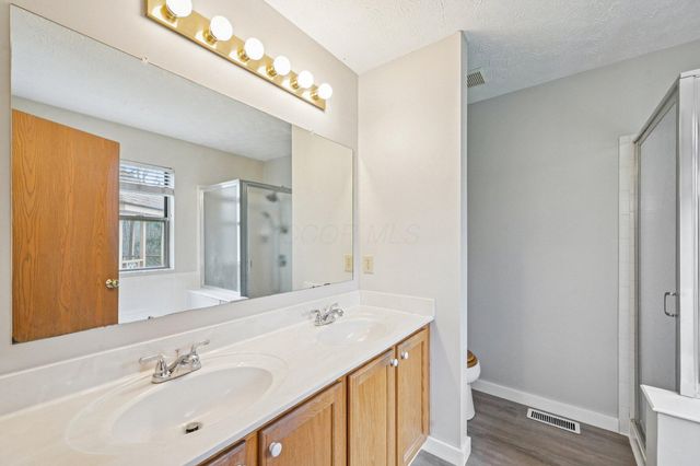 2091 Mayflower Circle, Grove City, OH 43123
