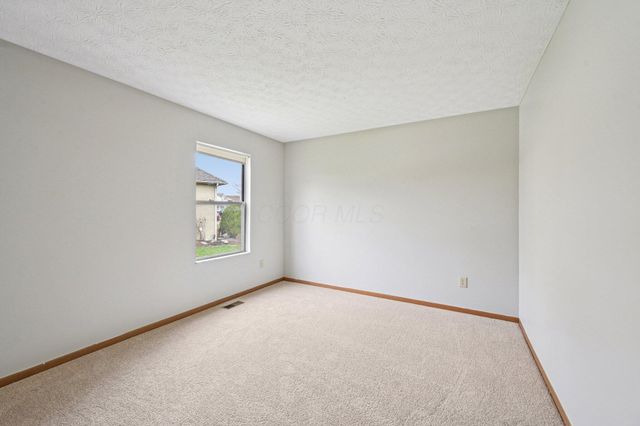 2091 Mayflower Circle, Grove City, OH 43123