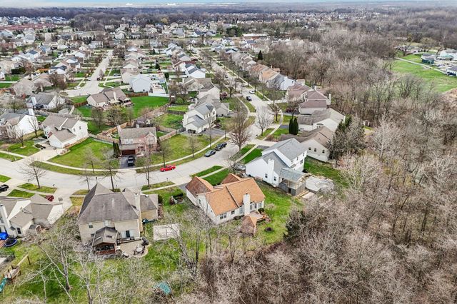 2091 Mayflower Circle, Grove City, OH 43123