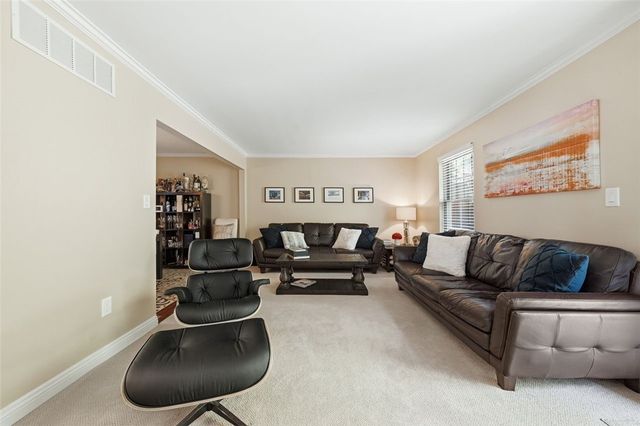 642 Woodcrest Drive, Robinson Twp, PA 15205