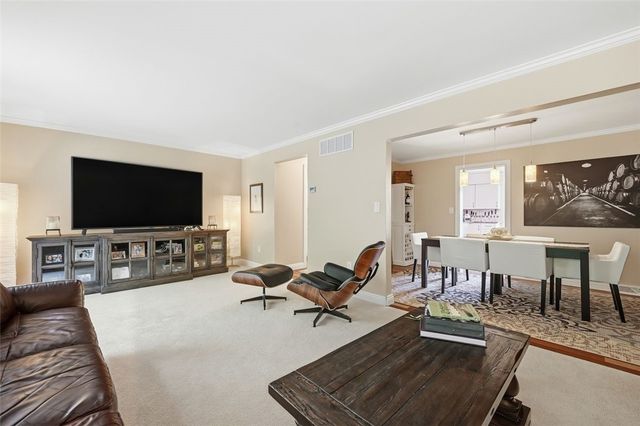 642 Woodcrest Drive, Robinson Twp, PA 15205