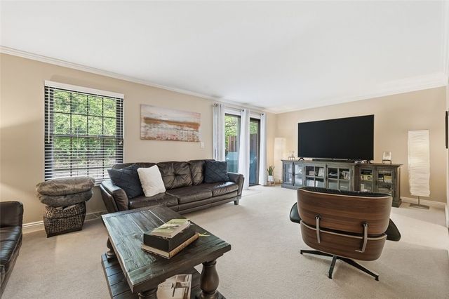 642 Woodcrest Drive, Robinson Twp, PA 15205