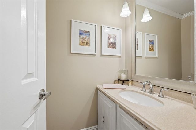 642 Woodcrest Drive, Robinson Twp, PA 15205