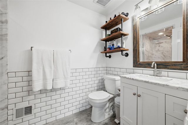 642 Woodcrest Drive, Robinson Twp, PA 15205
