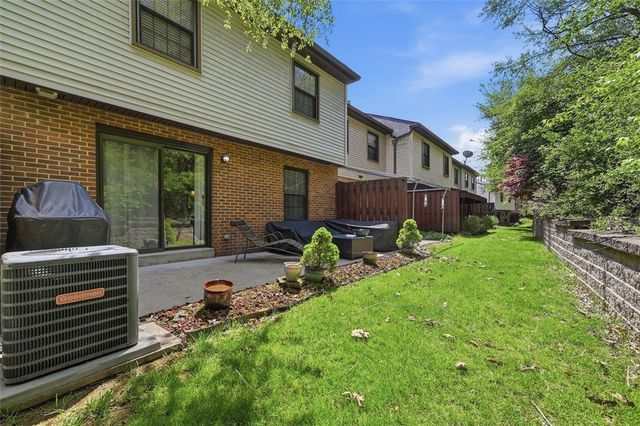 642 Woodcrest Drive, Robinson Twp, PA 15205