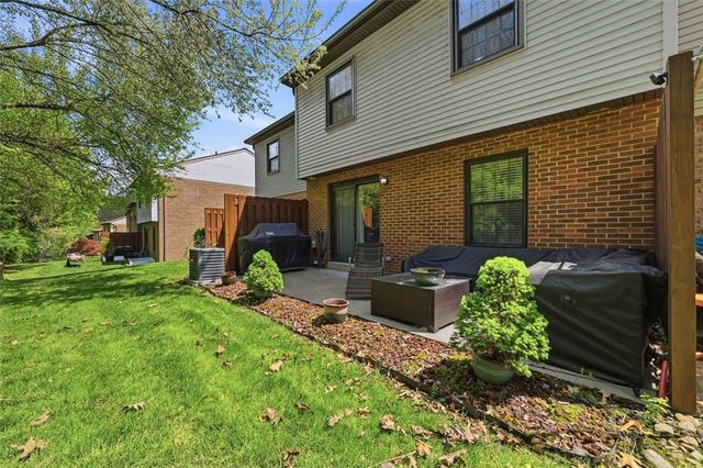 642 Woodcrest Drive, Robinson Twp, PA 15205
