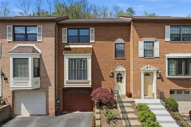 642 Woodcrest Drive, Robinson Twp, PA 15205